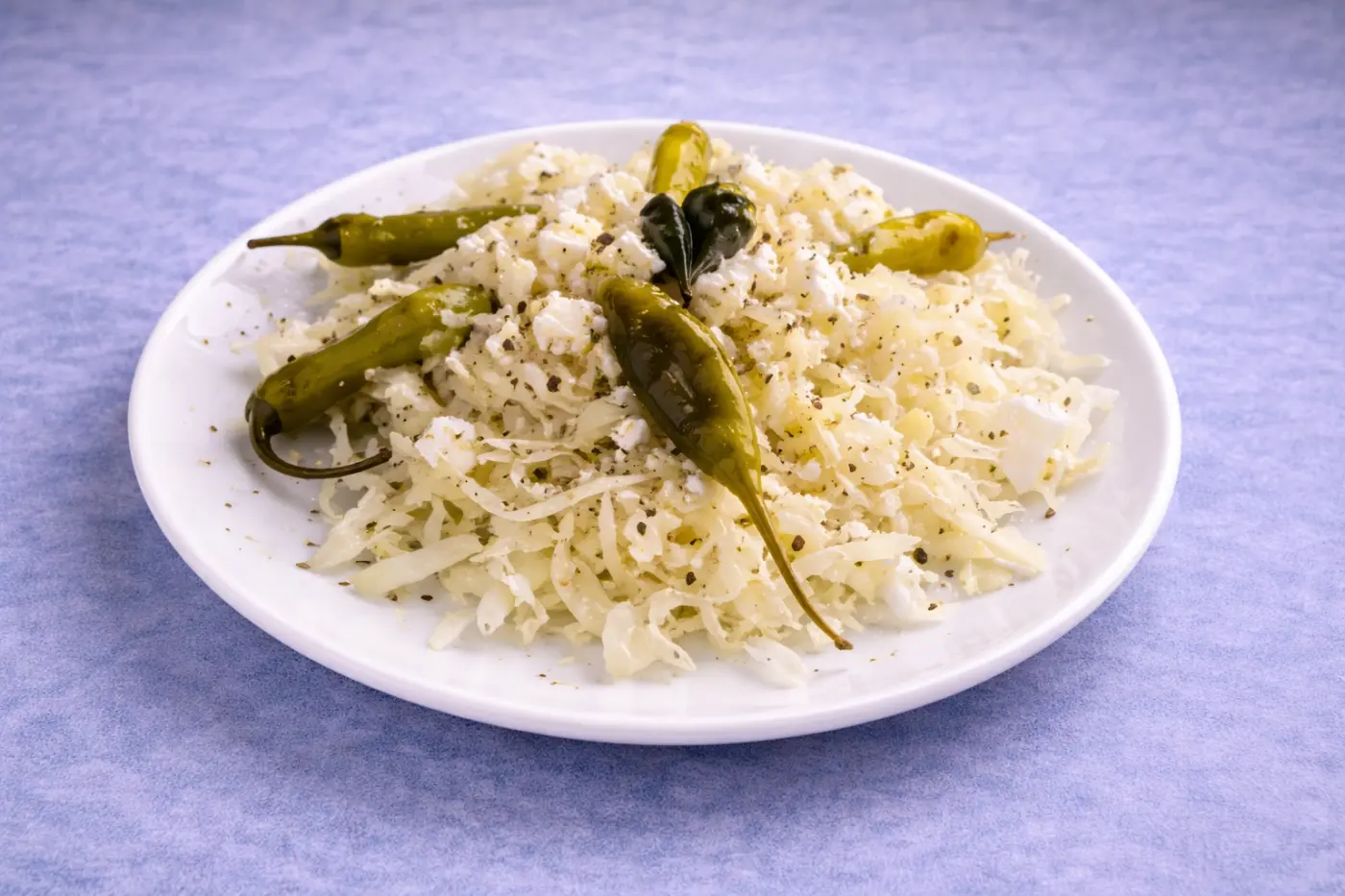 Beyaz lahana salatası